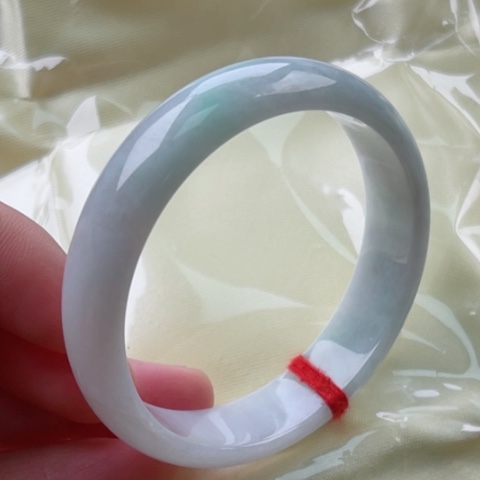 翡翠手镯未镶嵌正56有微微棉