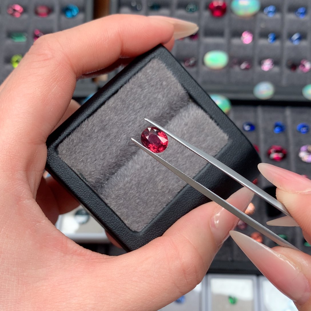 碧玺裸石未镶嵌1.36克拉