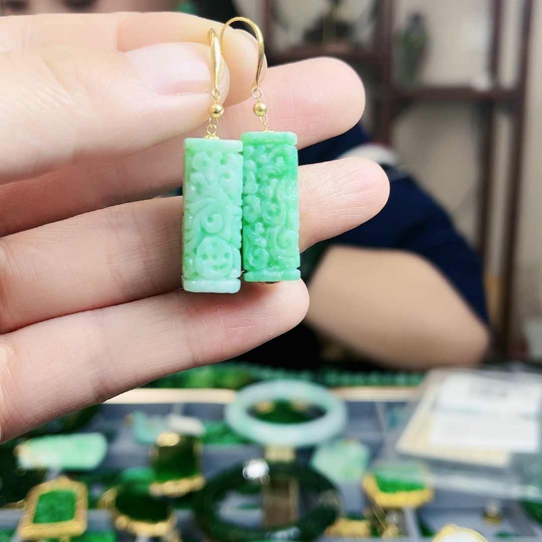 翡翠耳饰18K金镶嵌耳饰