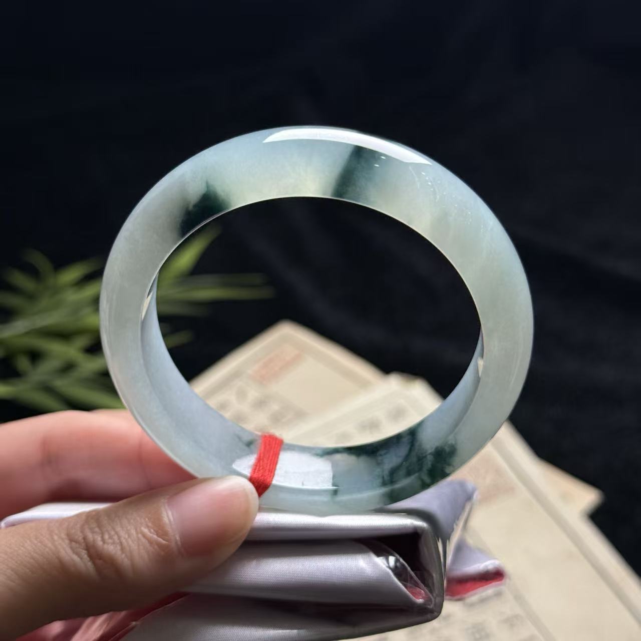 思懿珠宝   翡翠手镯56圈-29800-4