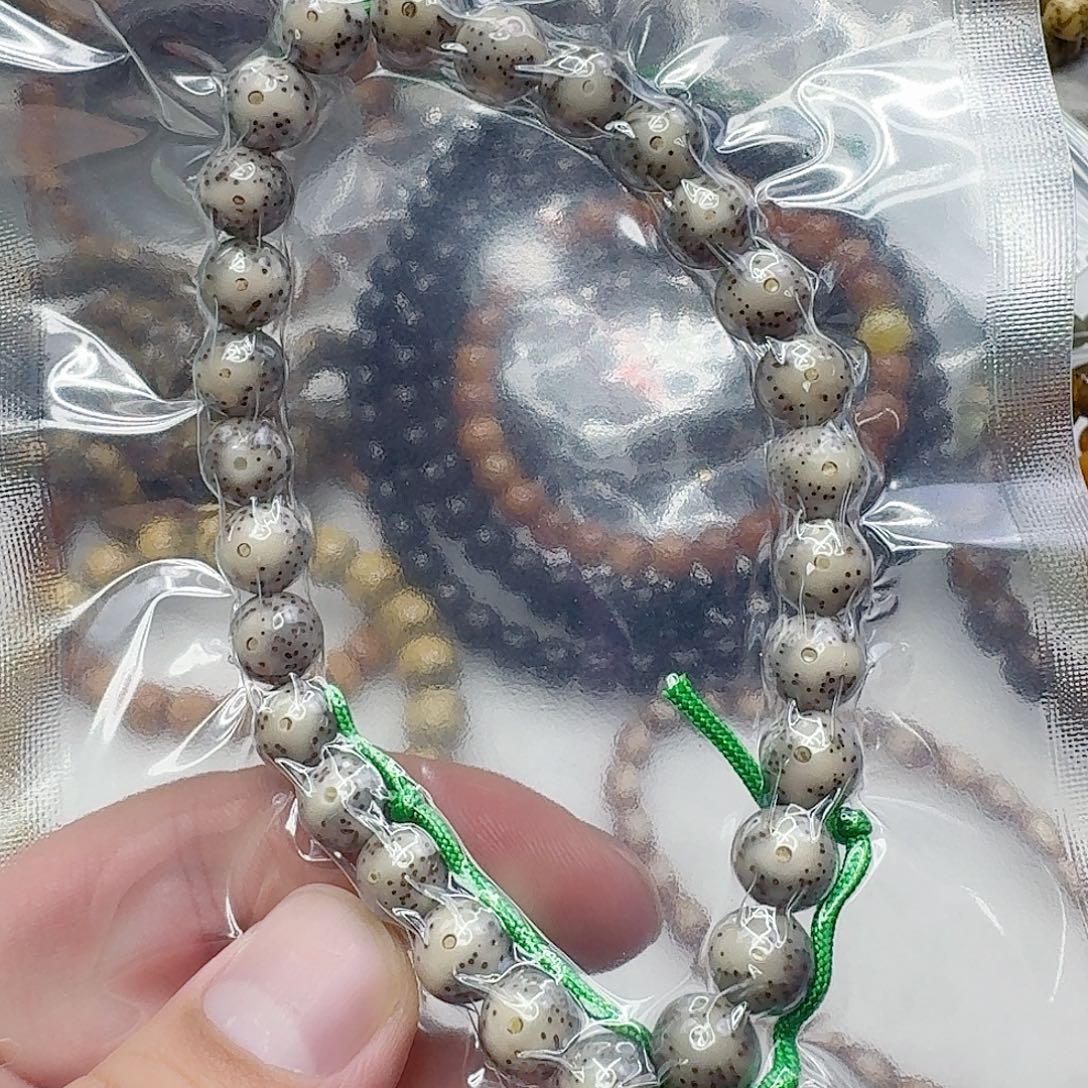 星月菩提手串16尽头卡姿兰大眼睛灰星月菩提0.9圆手持