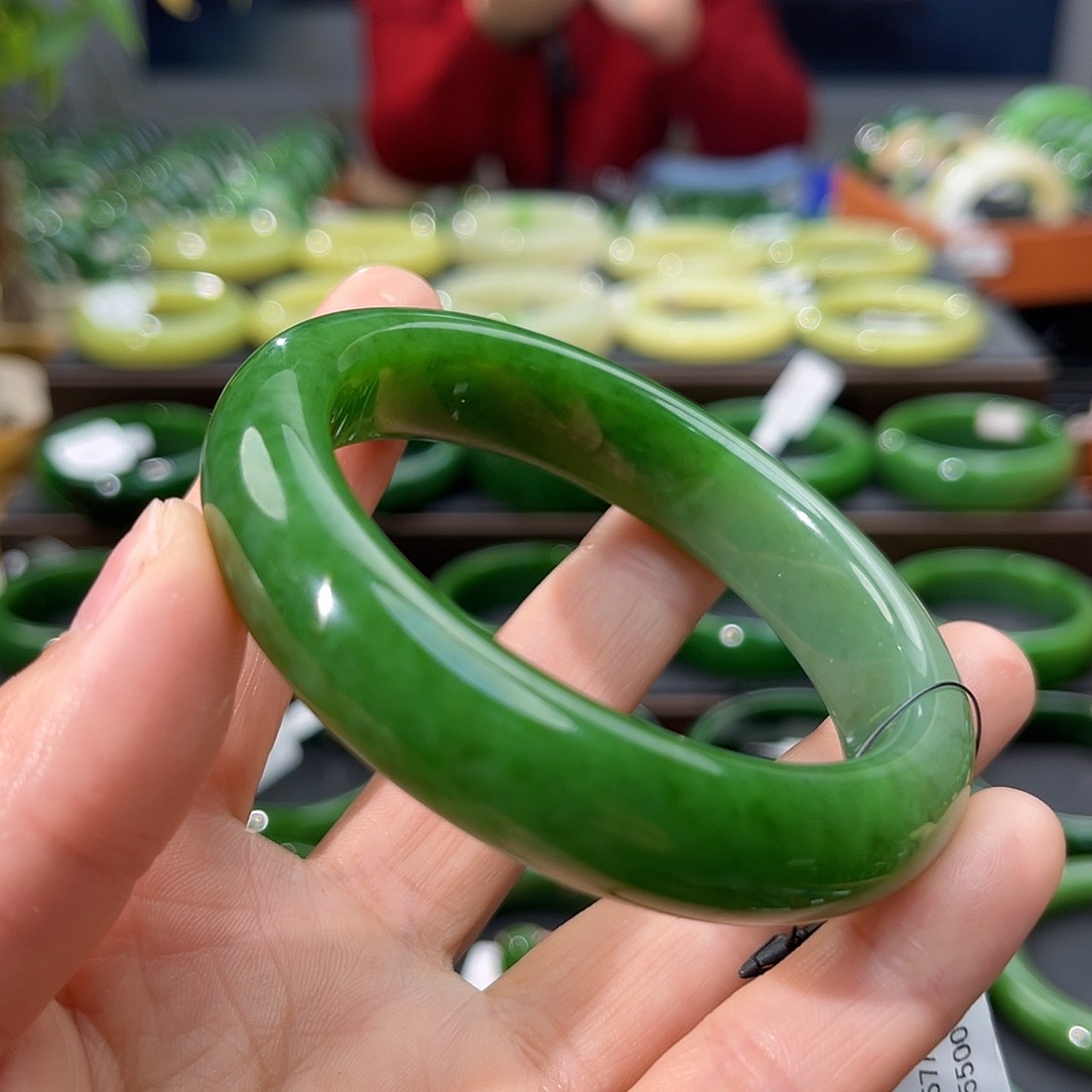 和田玉手镯未镶嵌悦