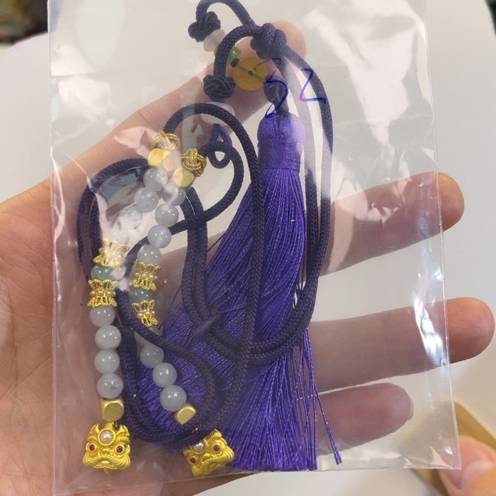 翡翠吊坠(赠链)未镶嵌