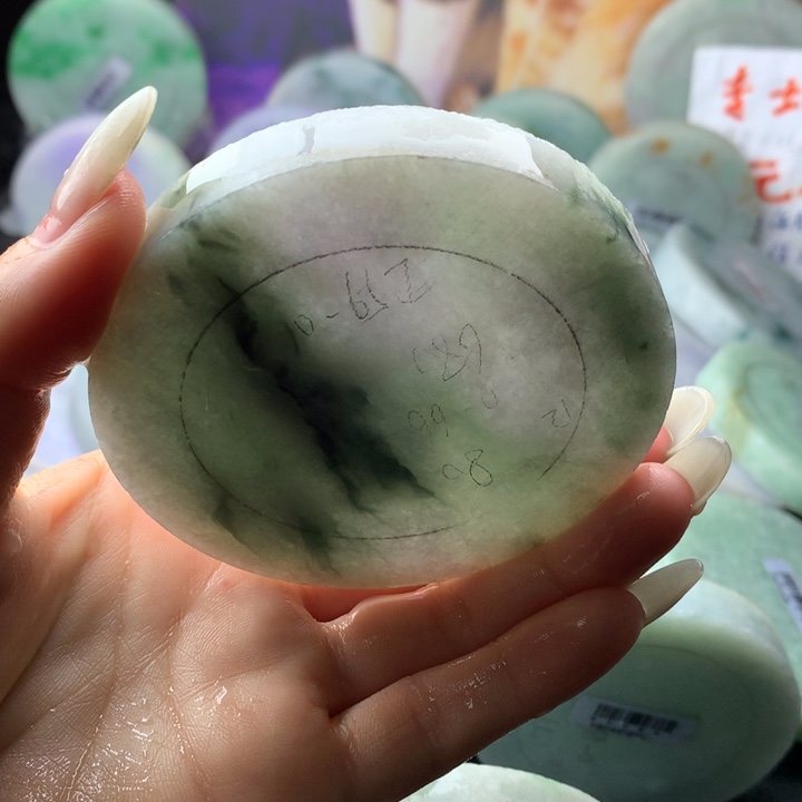 定制翡翠未镶嵌手镯