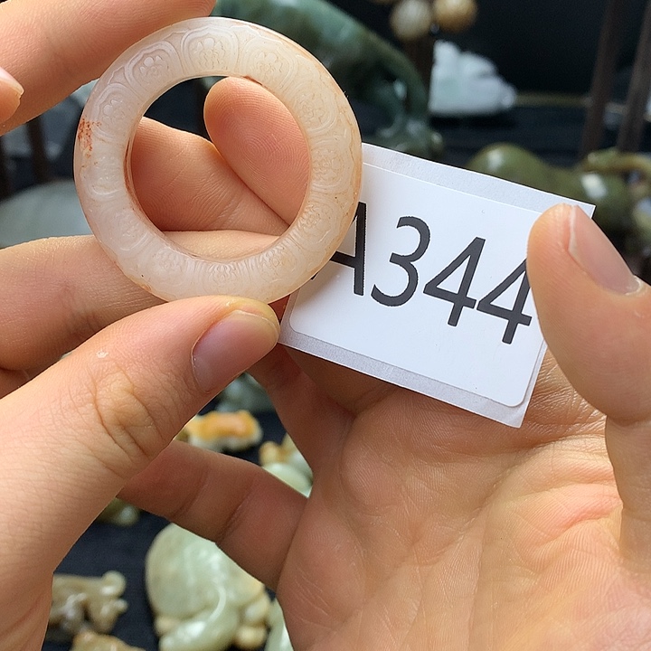 和田玉未镶嵌车挂