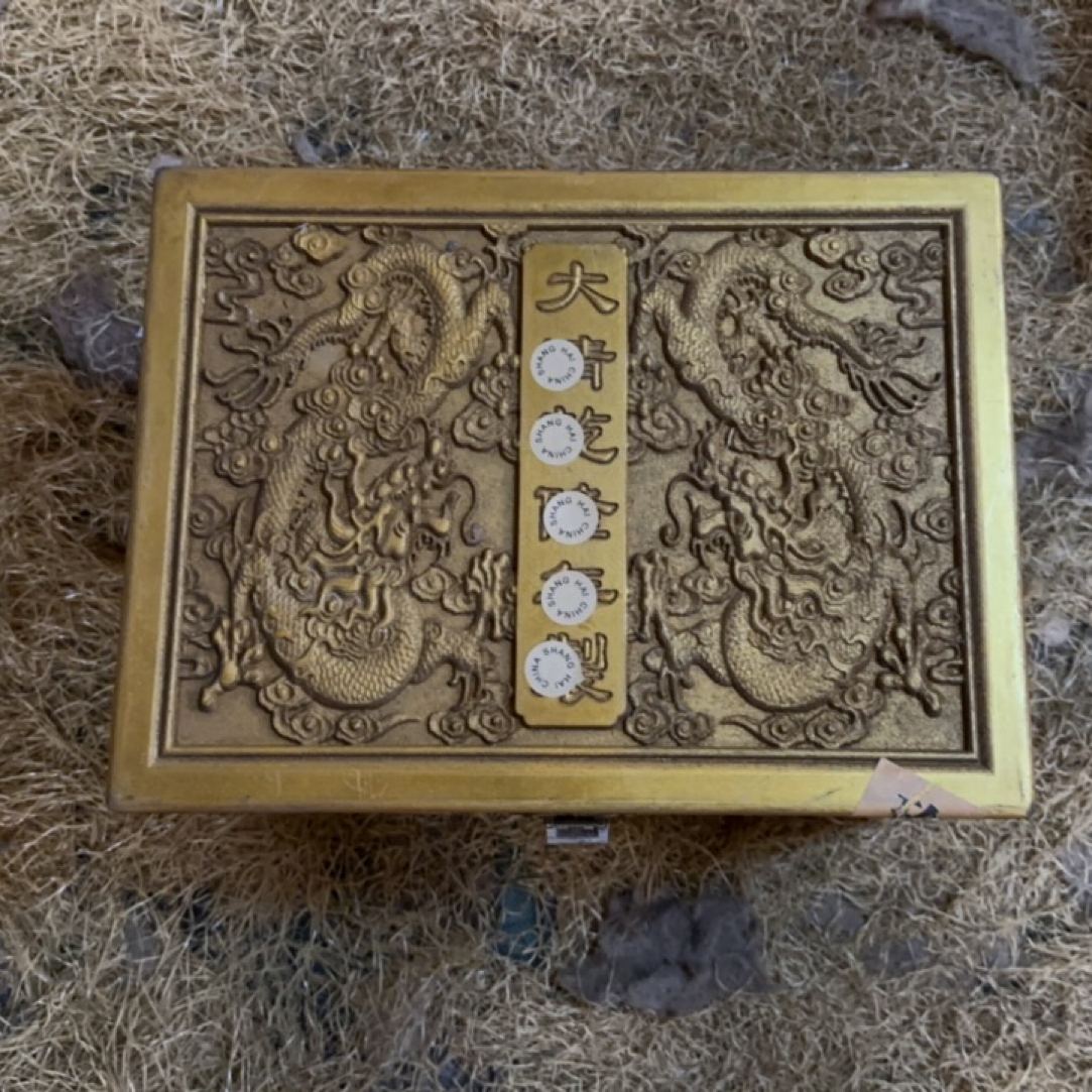 【闪购商品】木摆件高端精美黄色浮雕龙盒一件链接
