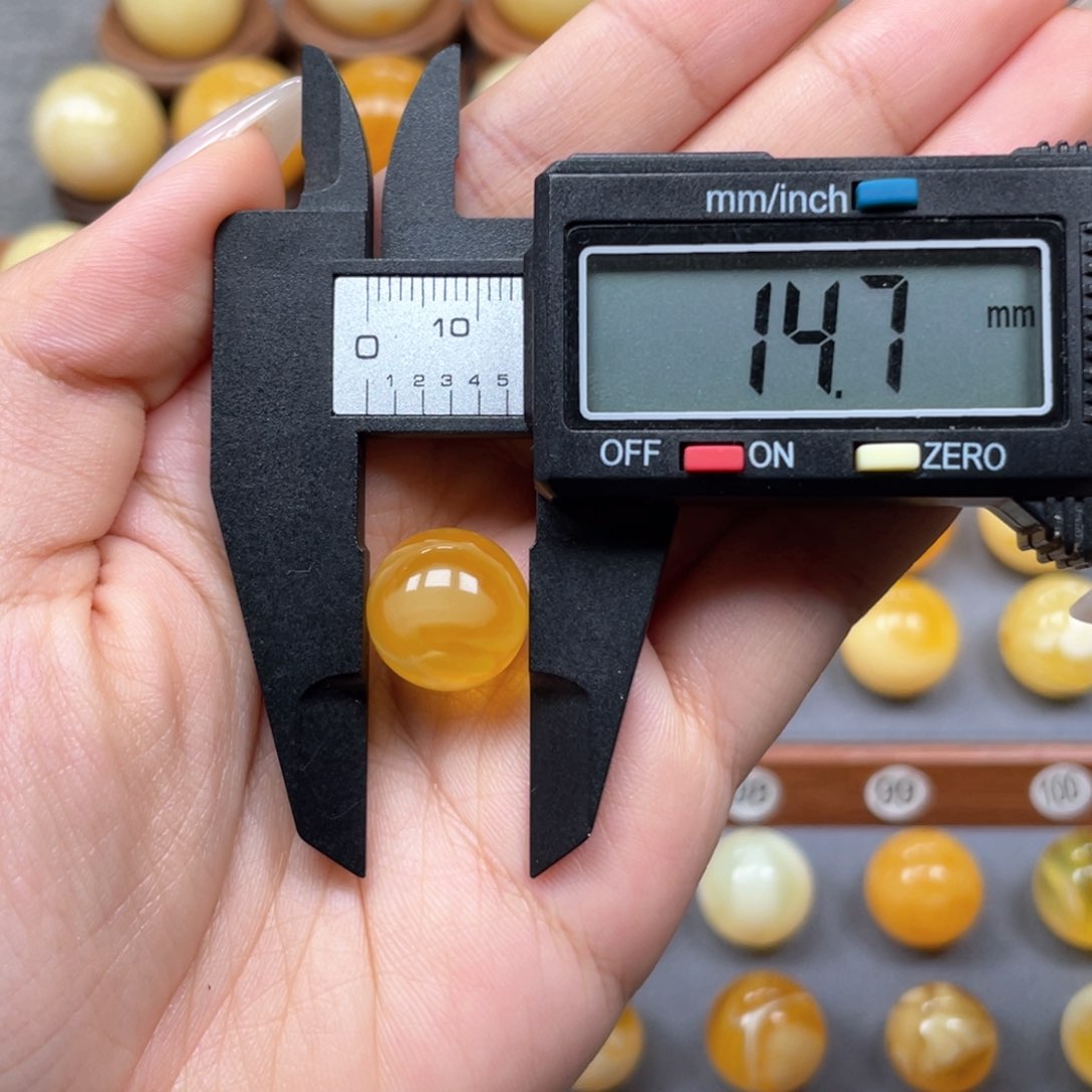 琥珀珠宝奇石未镶嵌如****天