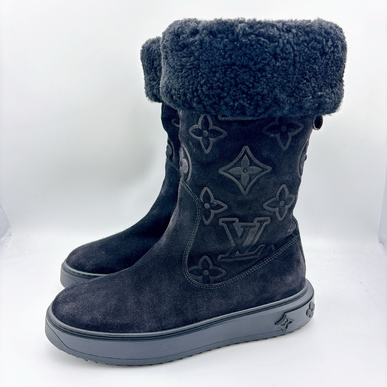 95新 LouisVuitton/路易威登 37码/经典黑色老花高筒靴/BM00732