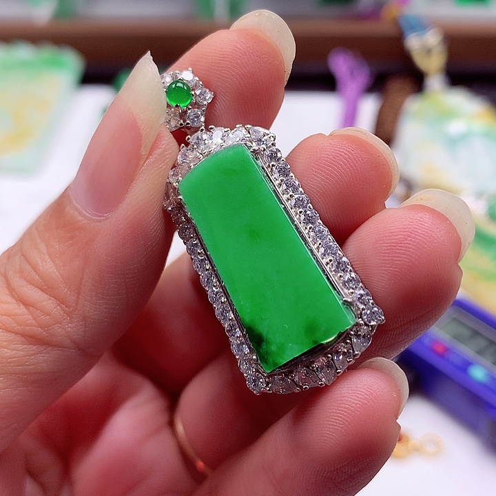 翡翠银S925镶嵌颈饰翡翠