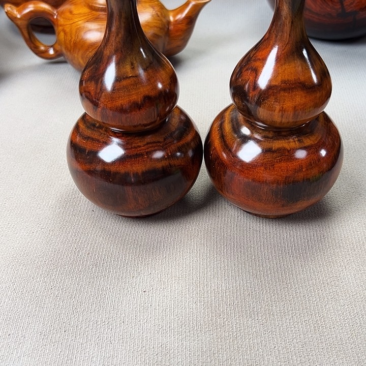 生**虎老挝大红酸枝葫芦一对