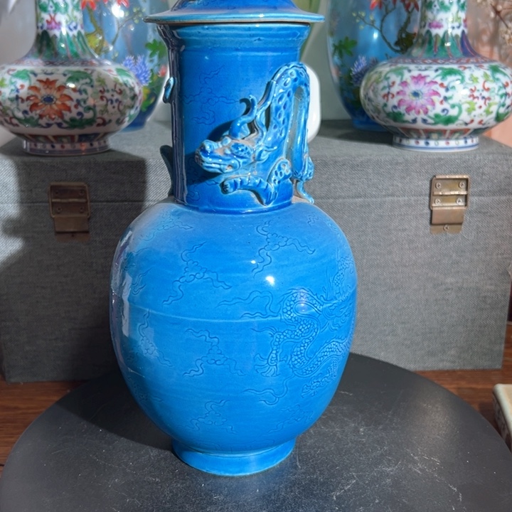 摆件孔雀蓝釉盖壶