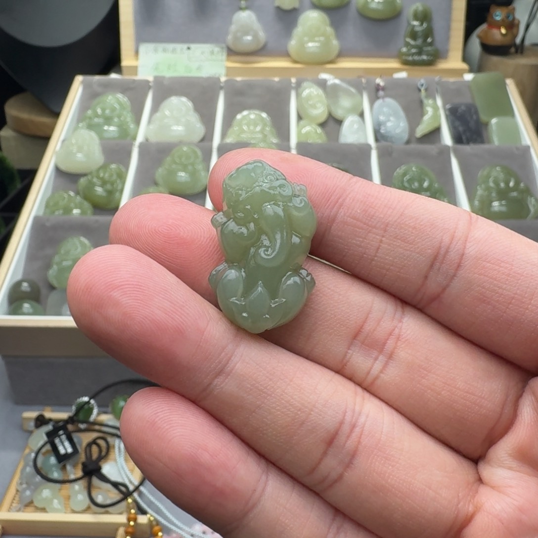 和田玉颈饰未镶嵌