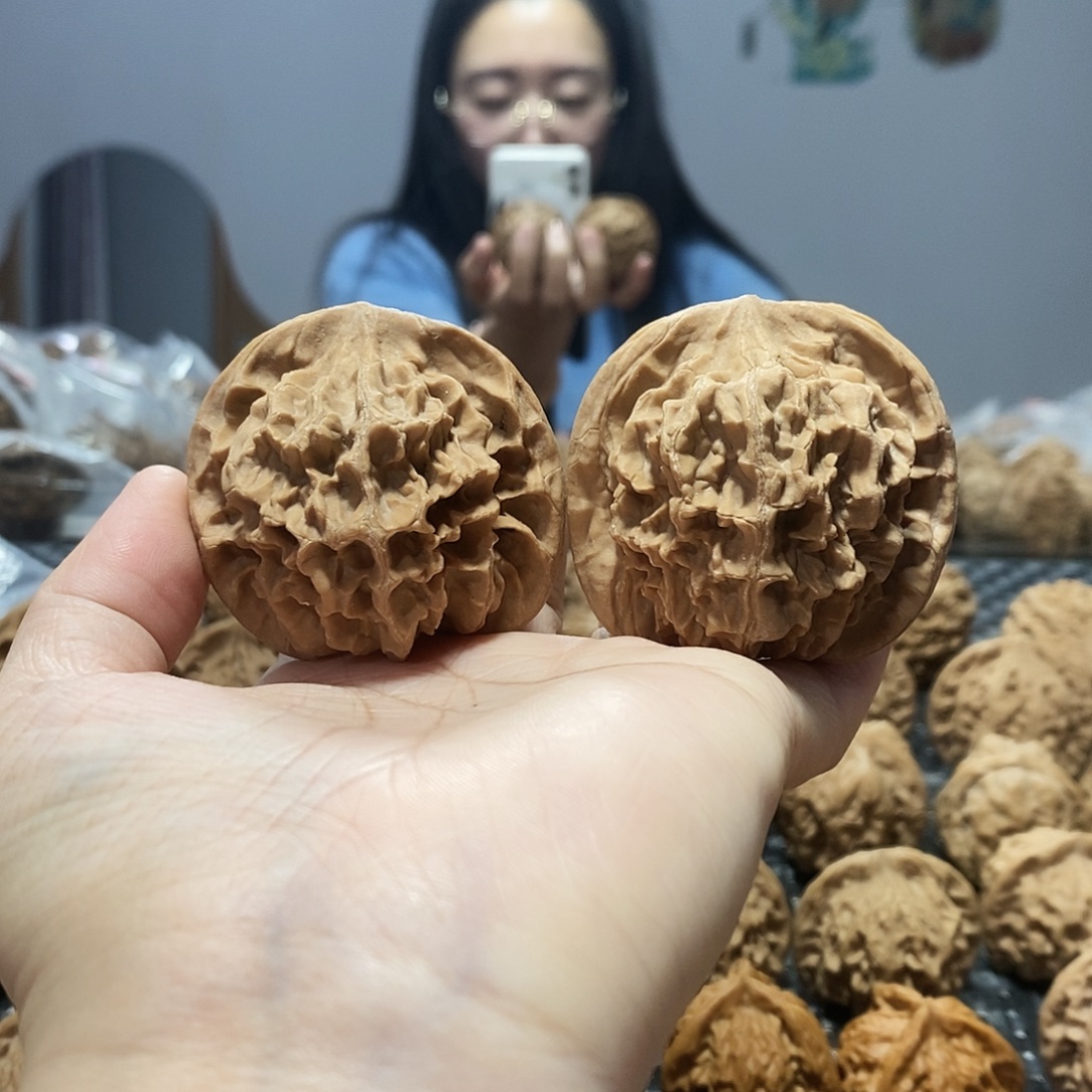 桃核吊坠 帝王 49+