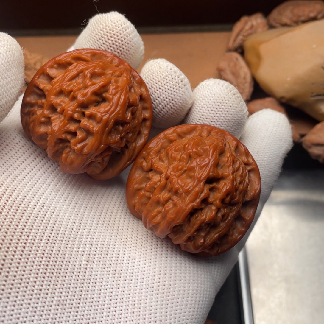 文玩核桃吊坠球白