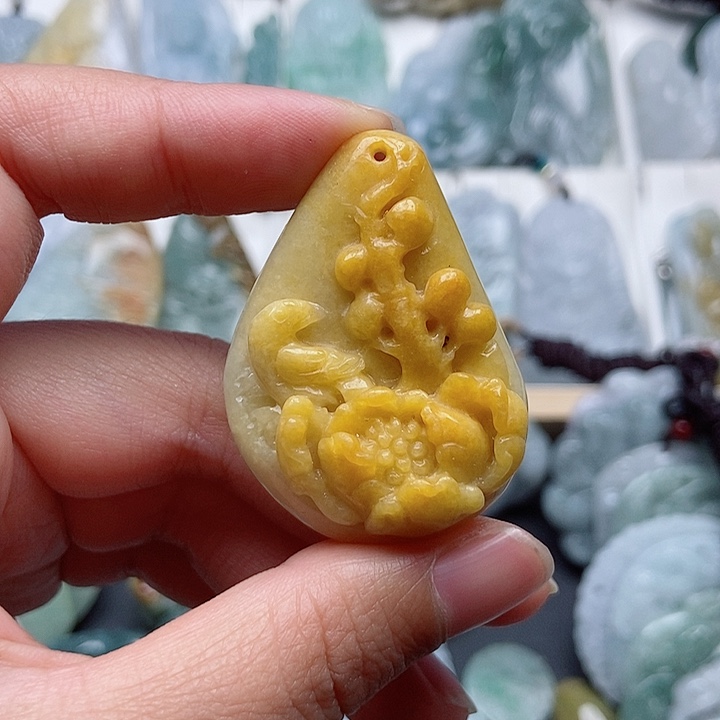 翡翠未镶嵌颈饰翡翠