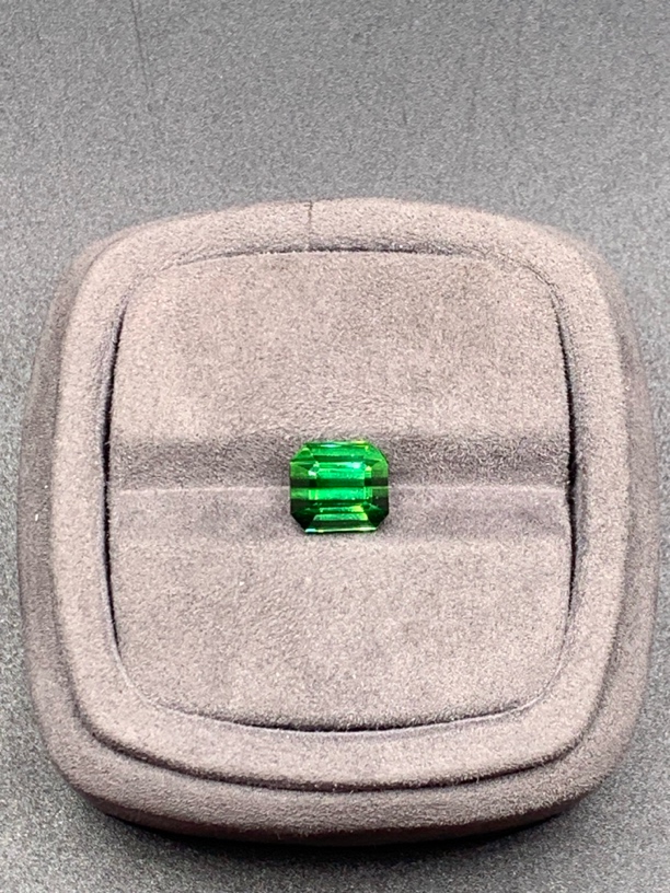 天然电光绿碧玺4.99ct