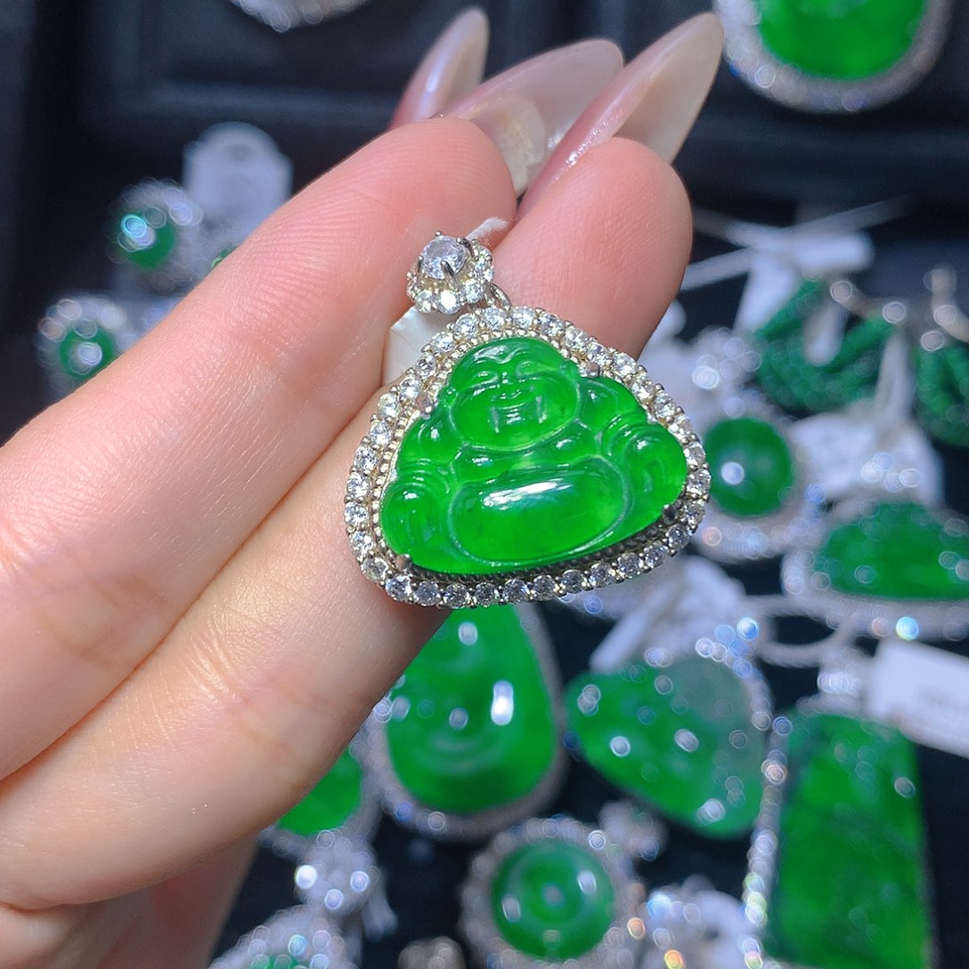 翡翠颈饰银S925镶嵌翡翠