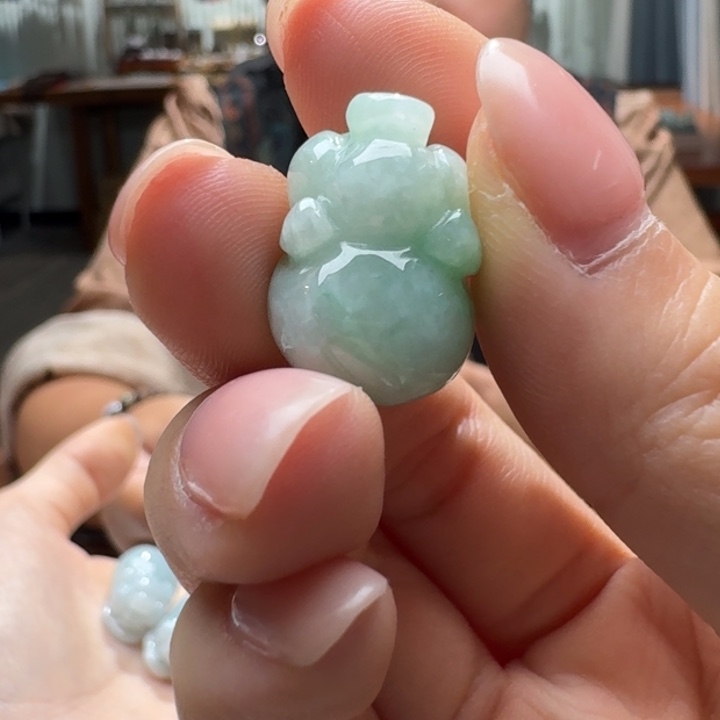 未镶嵌挂件翡翠丹*