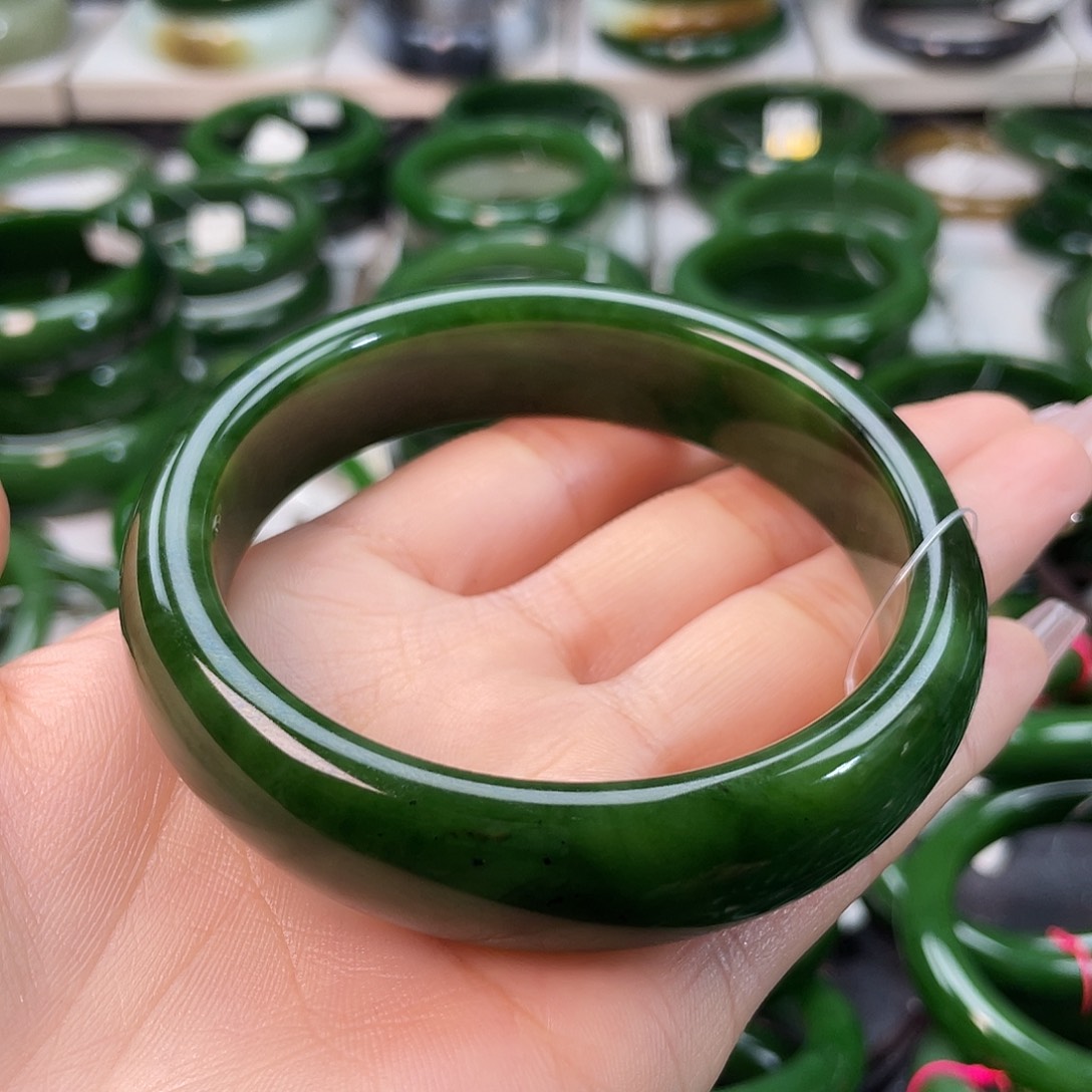 和田玉（碧玉）手镯未镶嵌