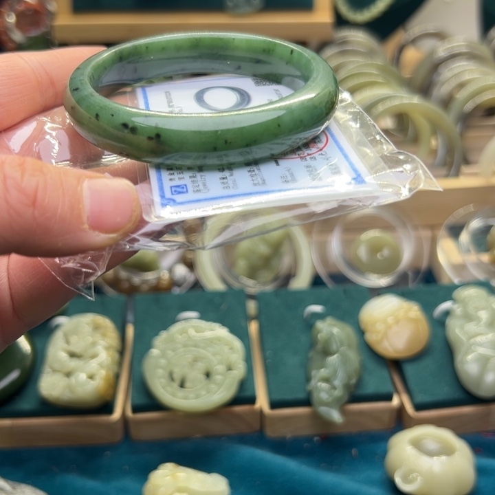 和田玉手镯未镶嵌58圈围2236