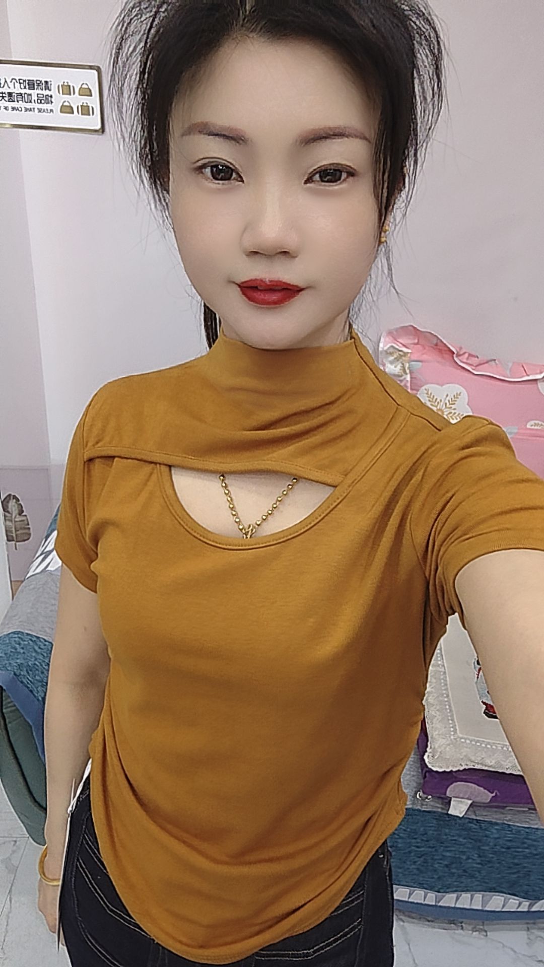 性感小版型棉t女时尚洋气