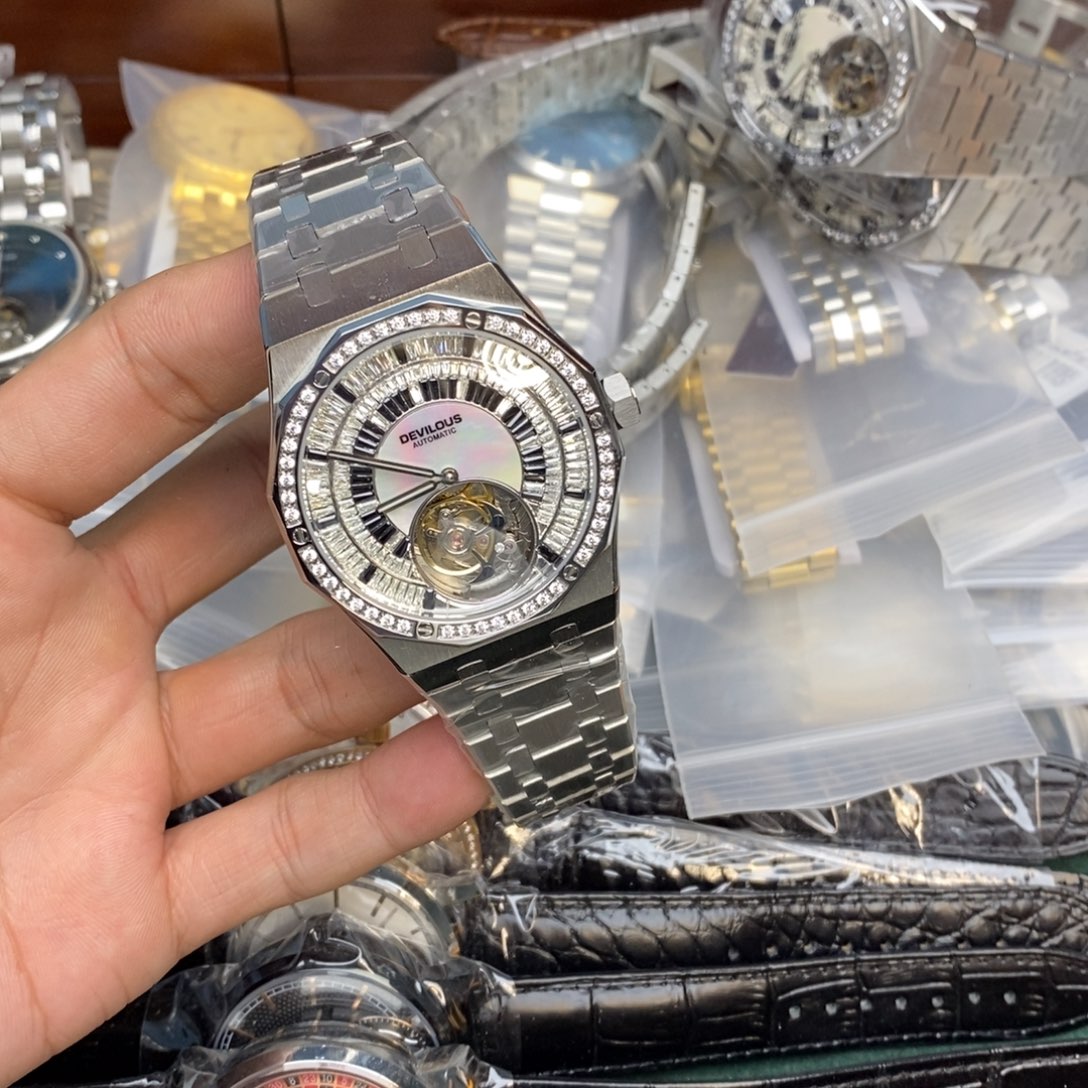 精钢孤品闪电购手表一个