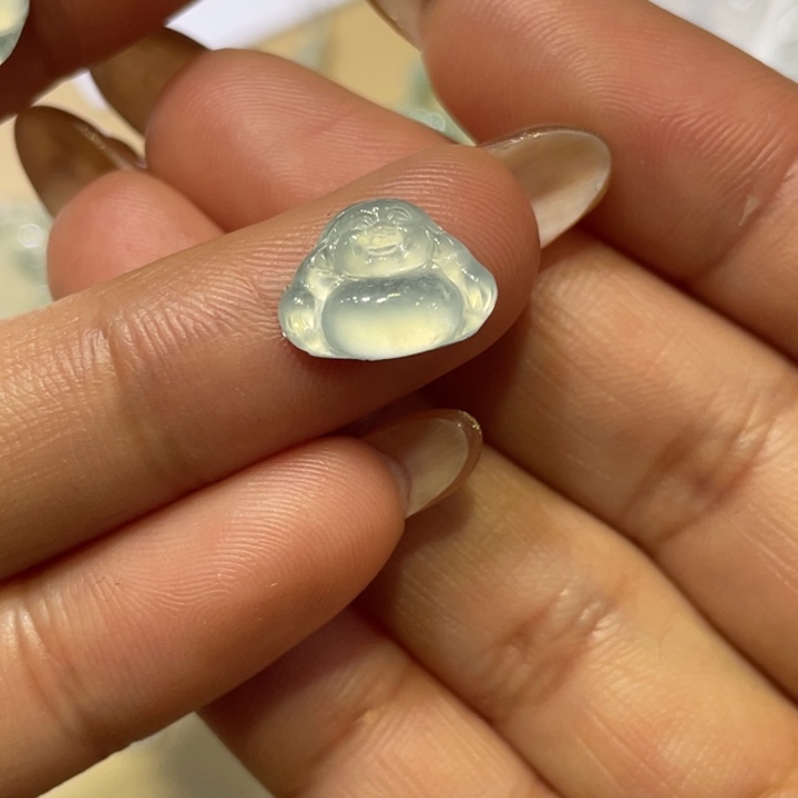 翡翠颈饰未镶嵌佛公