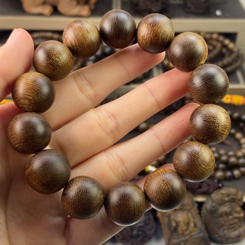 【闪购商品】沉香手串以**待富森红土