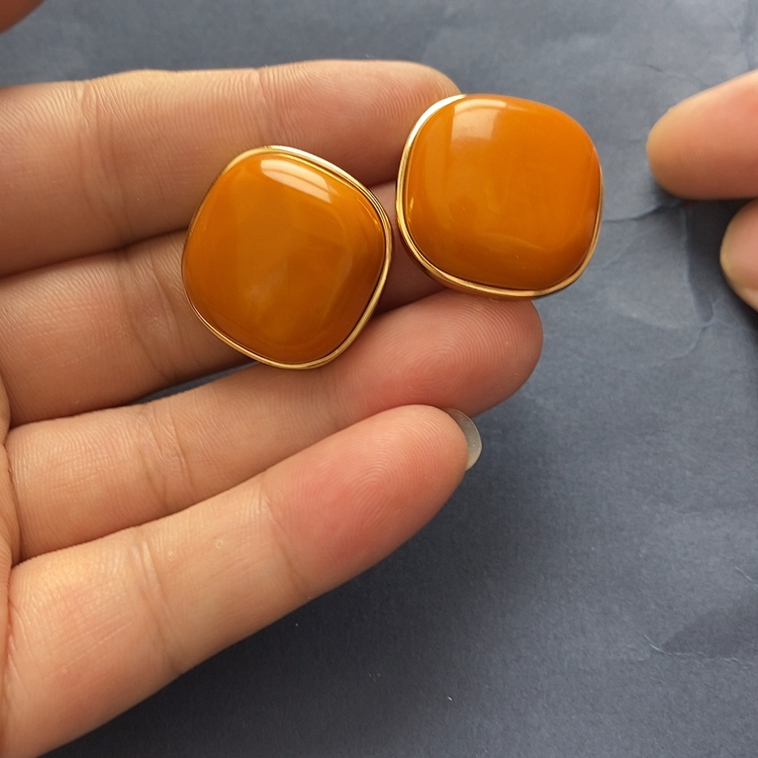 琥珀未镶嵌裸石耳钉