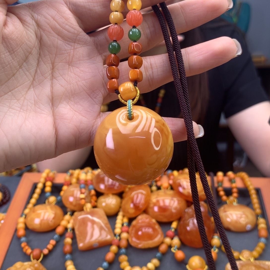 未镶嵌颈饰蜜蜡天然