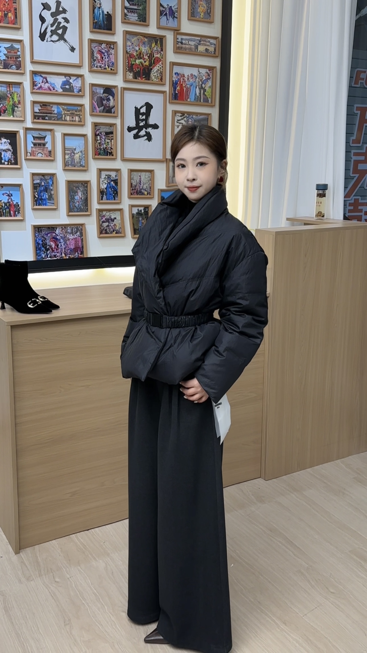 v领掐腰气质款羽绒服