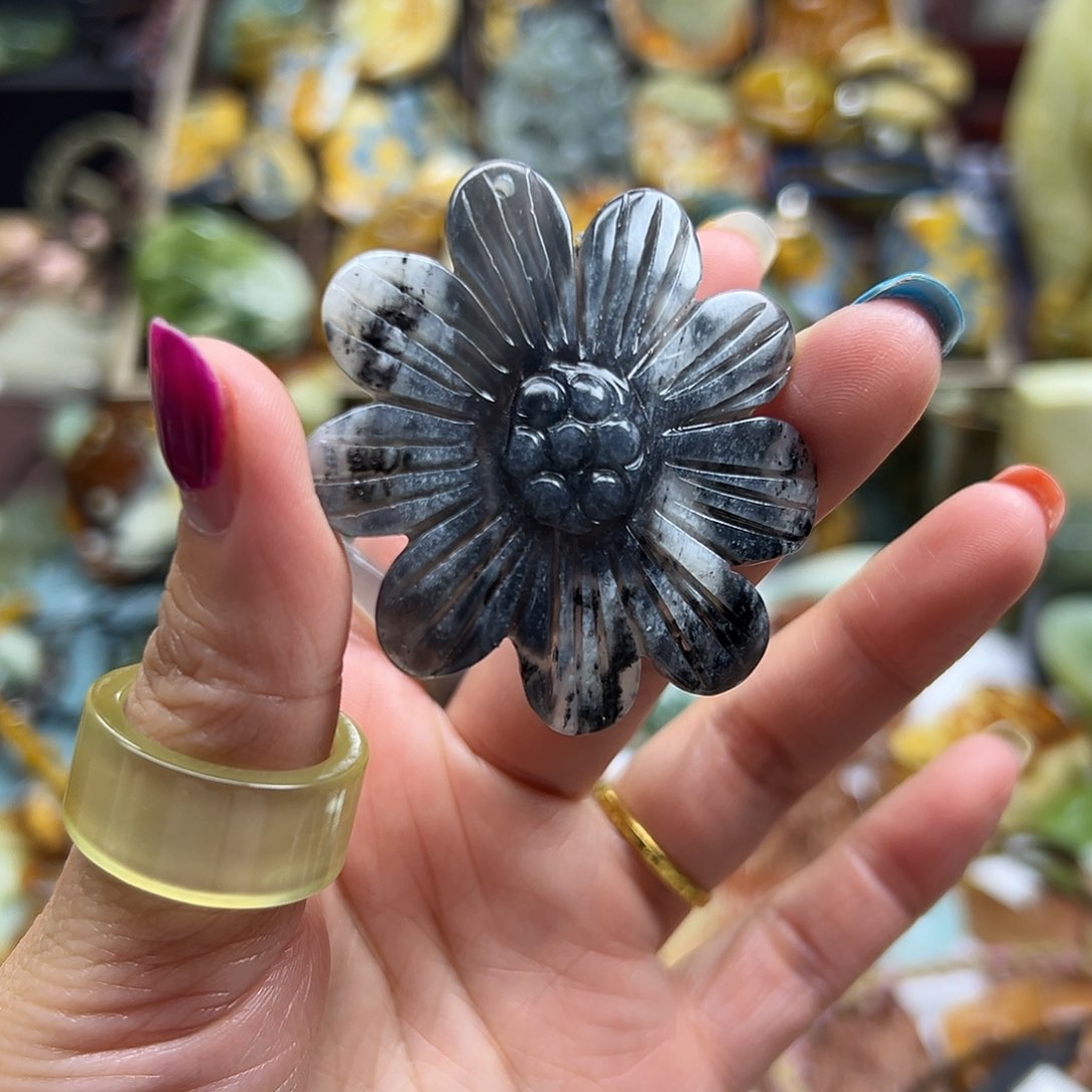 岫玉未镶嵌颈饰岫玉水墨太阳花