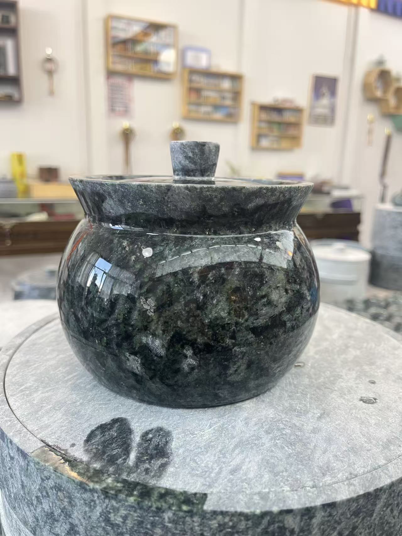 藏宸墨脱皂石小炖盅1.2升