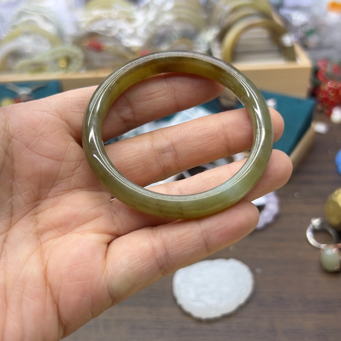 和田玉未镶嵌手镯52.1圈围1470