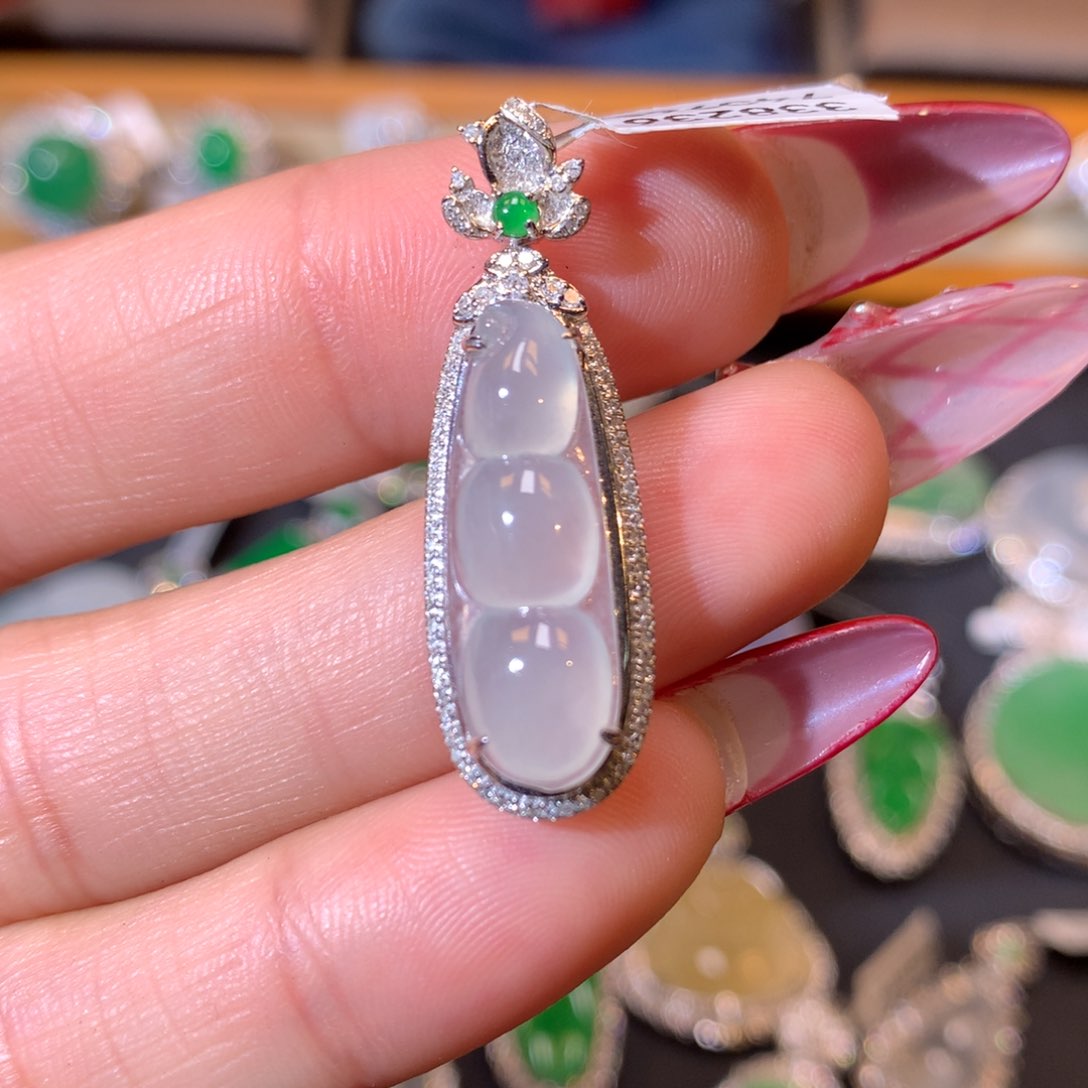 翡翠吊坠(不含链)18K金镶嵌