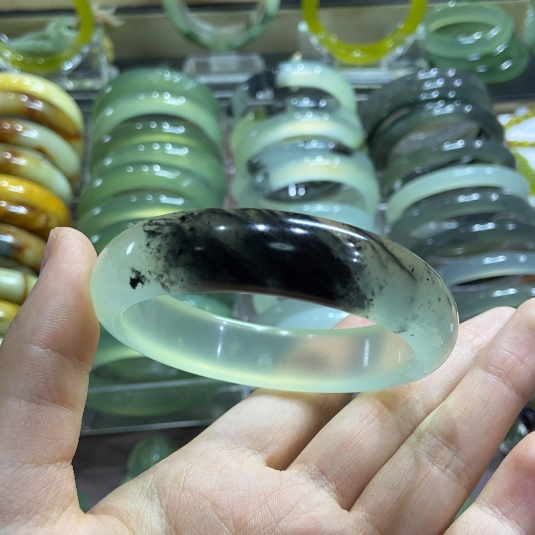 蛇纹石玉手镯未镶嵌5859