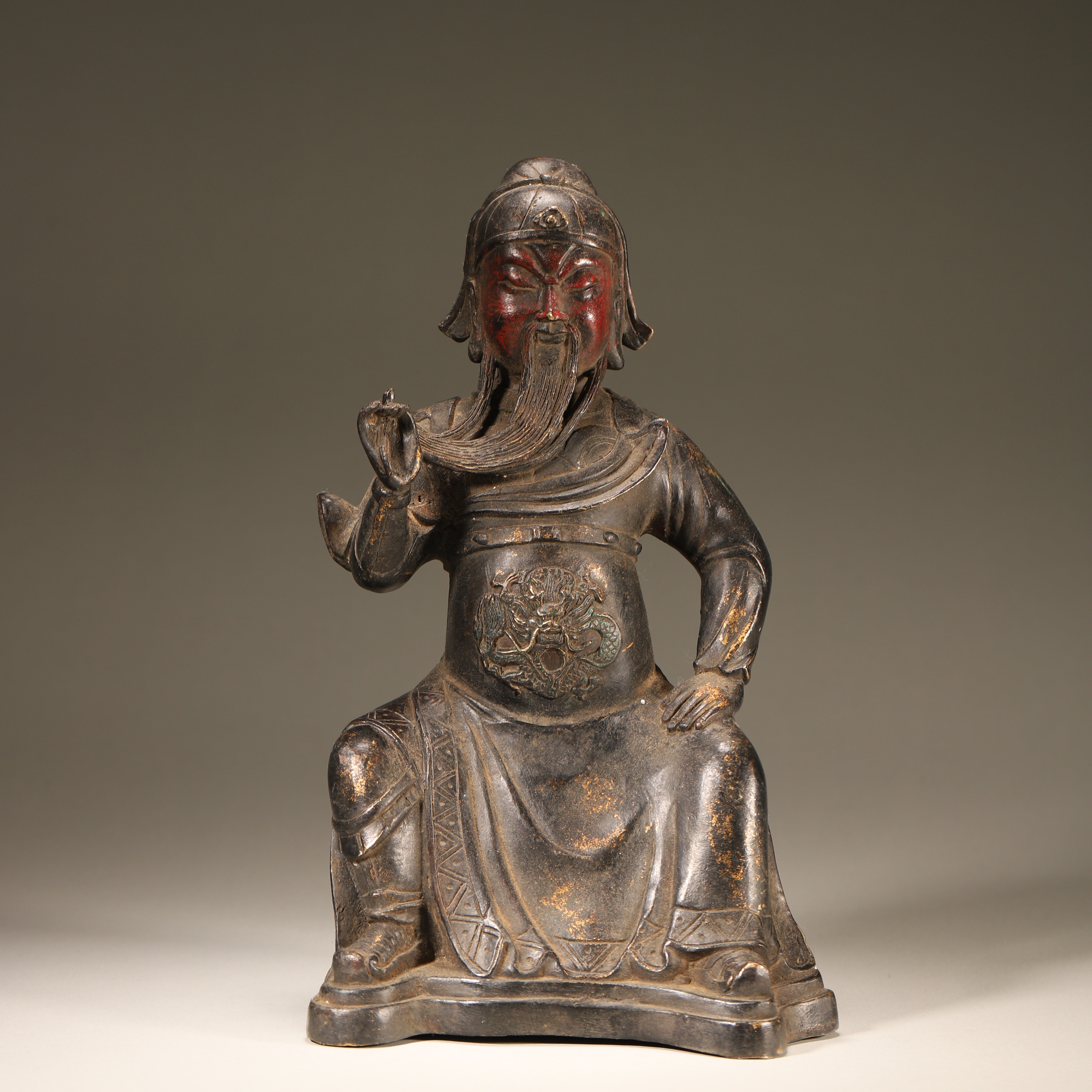 Lot05清代 铜质漆绘关圣帝君造像