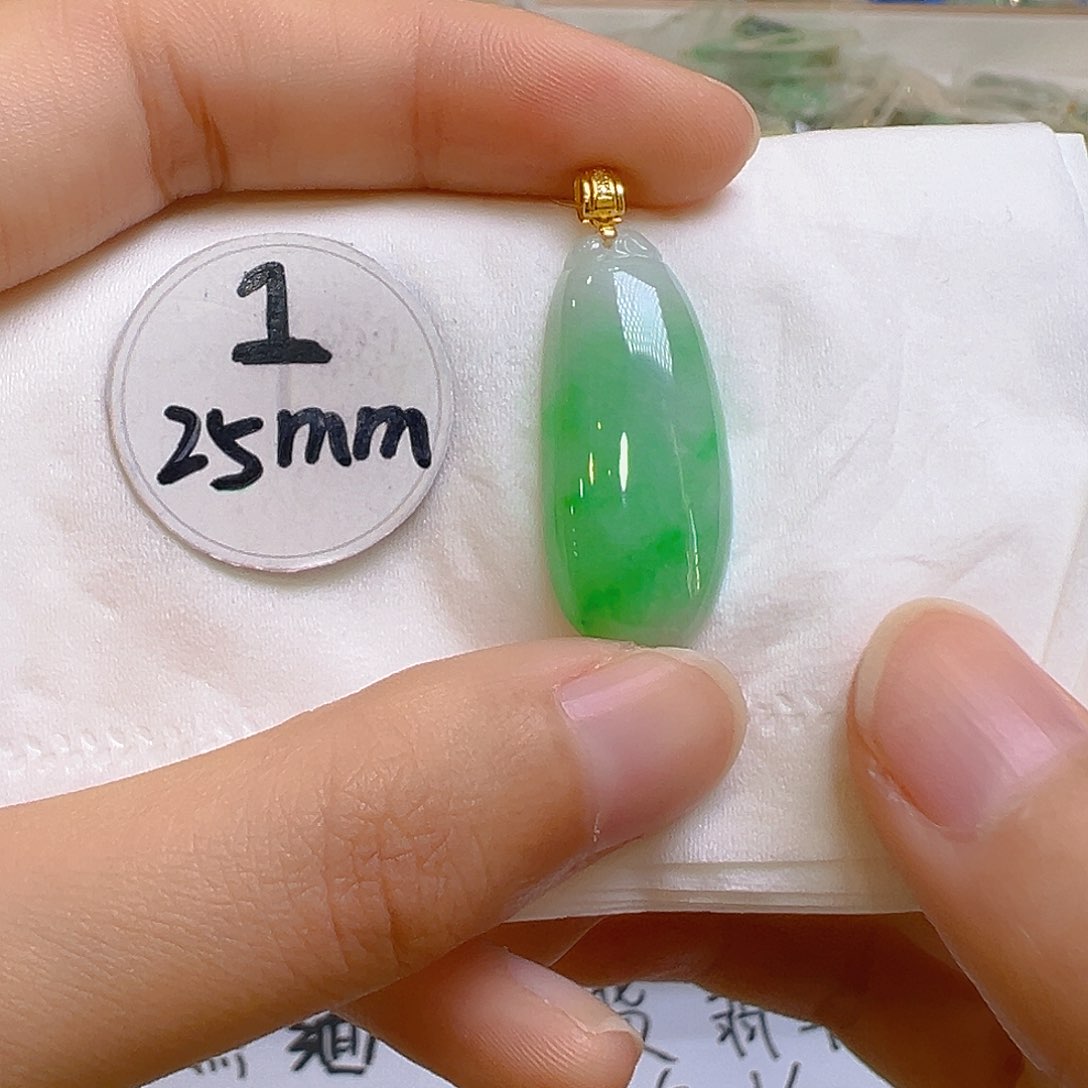 翡翠颈饰18K金镶嵌翡翠