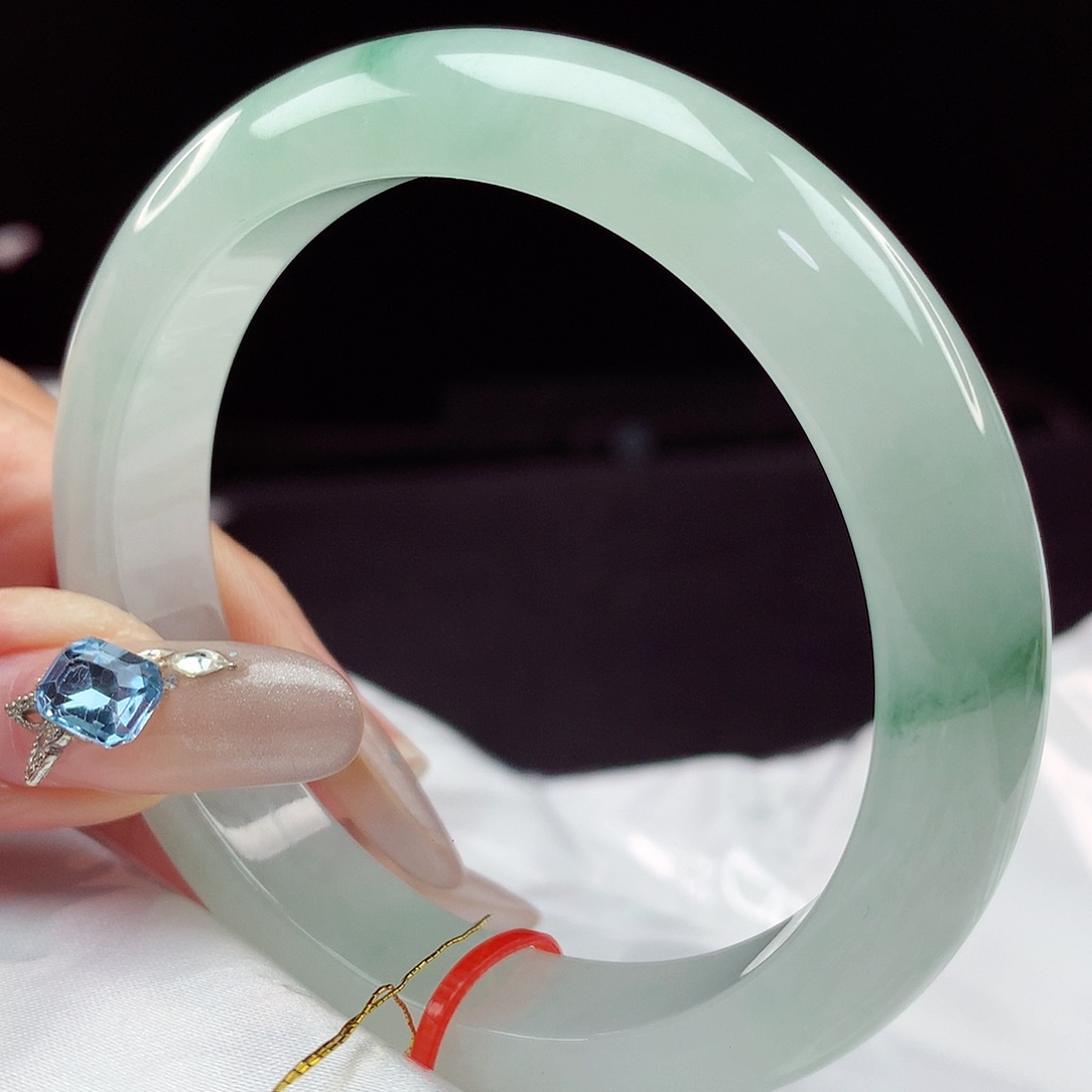 翡翠手镯未镶嵌55圈4386