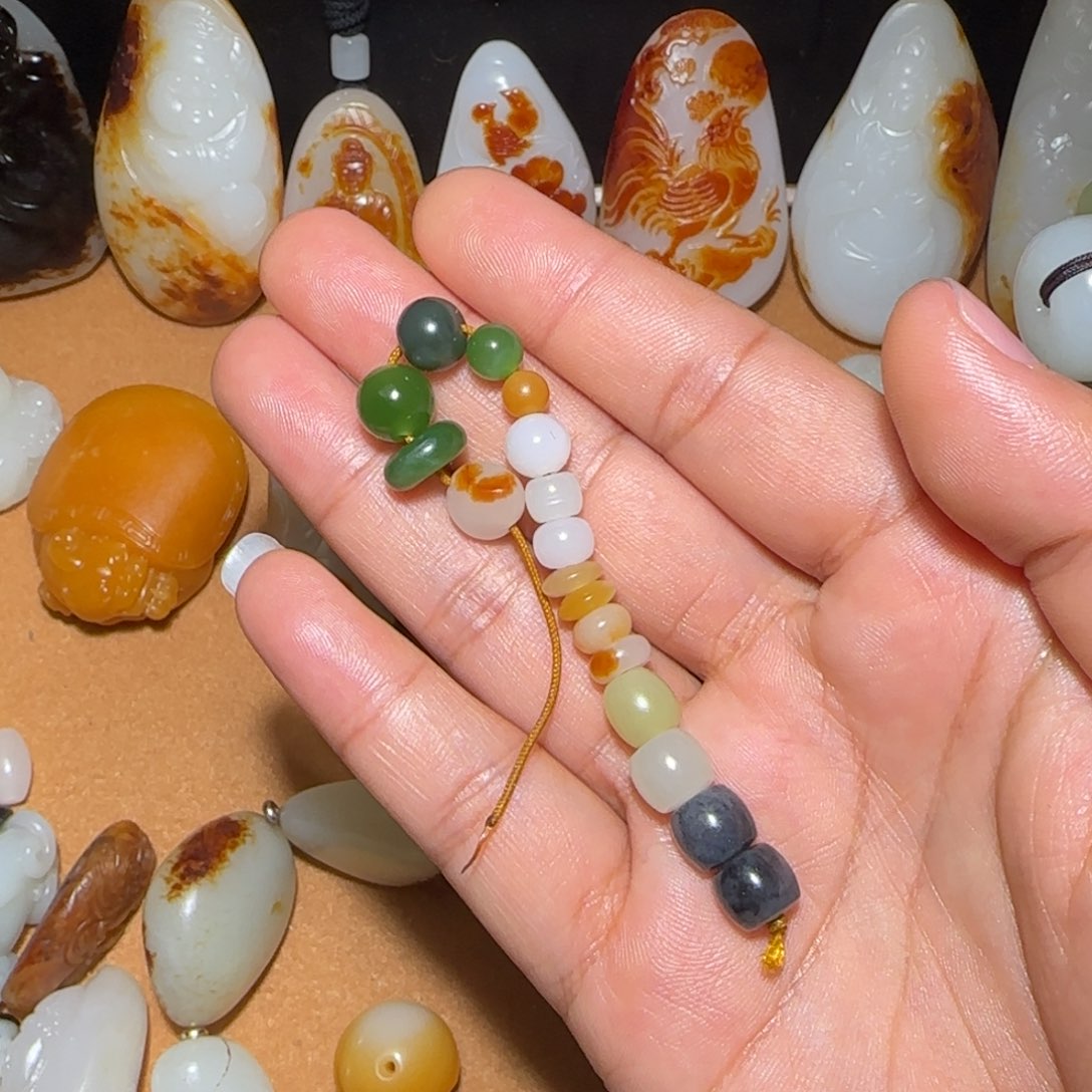 和田玉颈饰未镶嵌