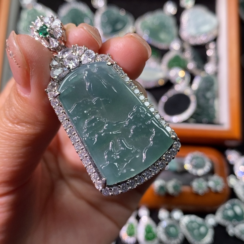 【闪购商品】翡翠颈饰未镶嵌不****终天然