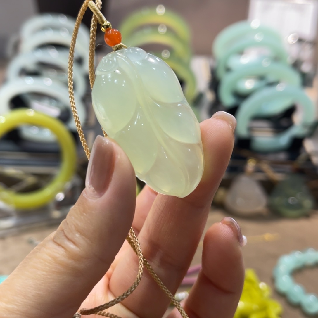 岫玉手镯未镶嵌手镯