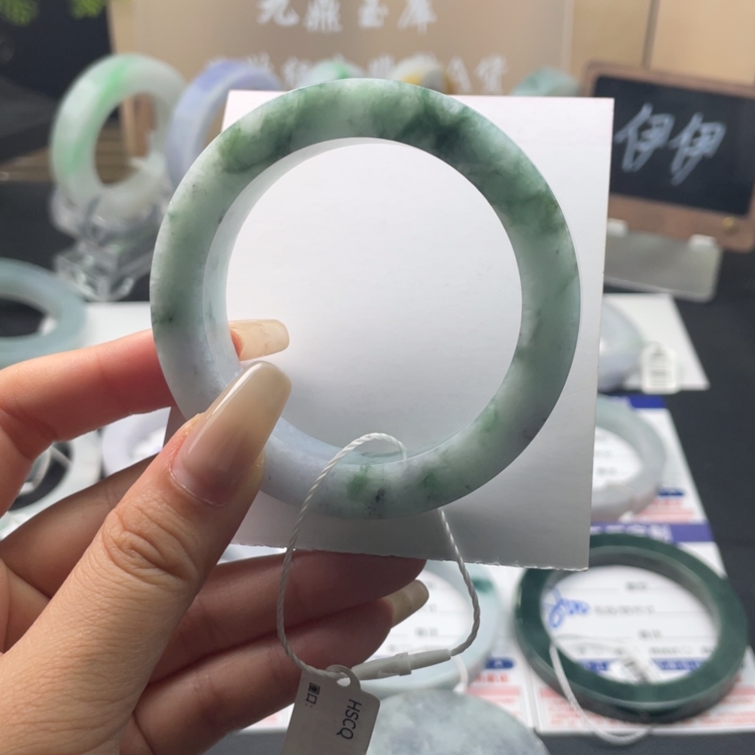 定制翡翠未镶嵌翡翠手镯基地质检发货