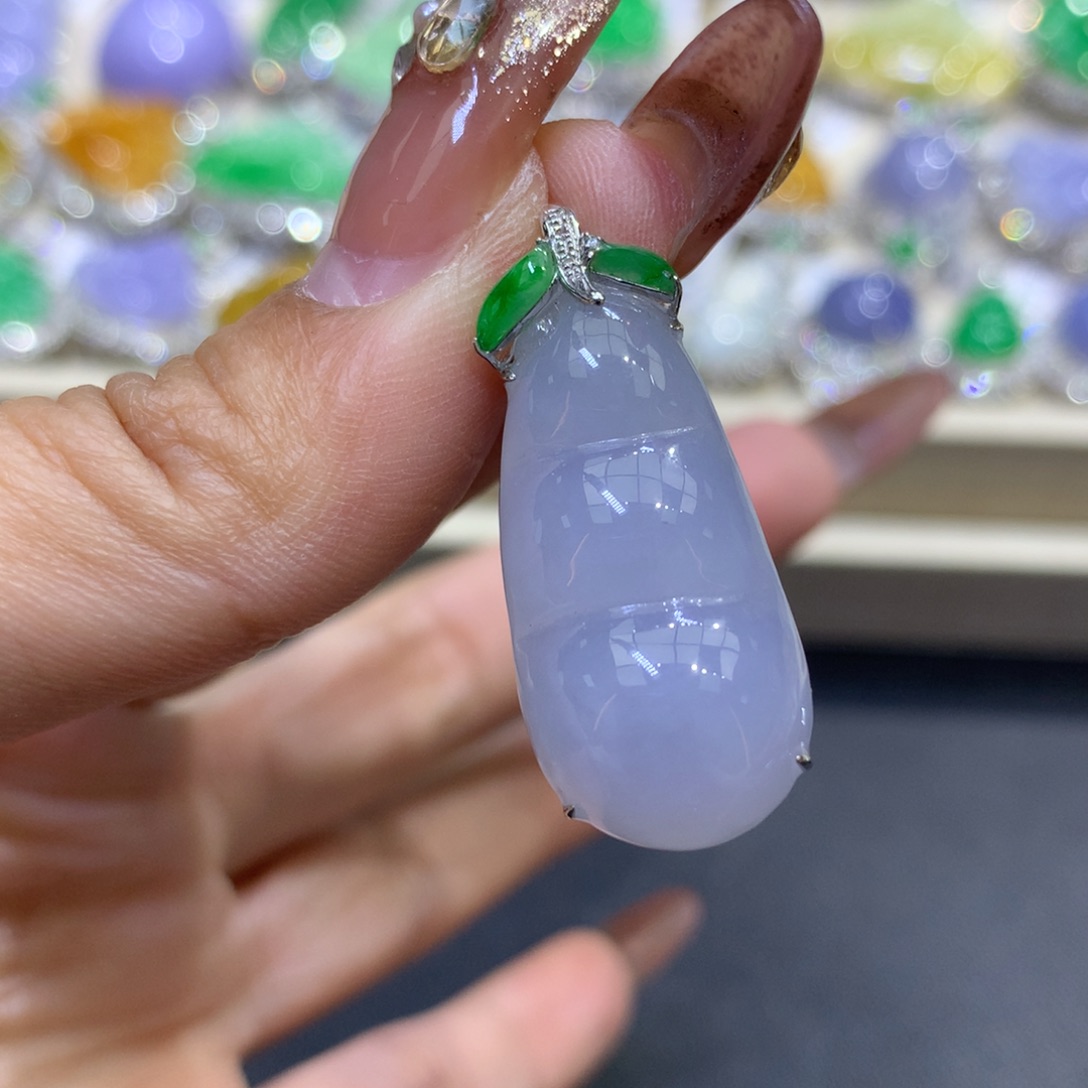 翡翠颈饰18K金镶嵌翡翠