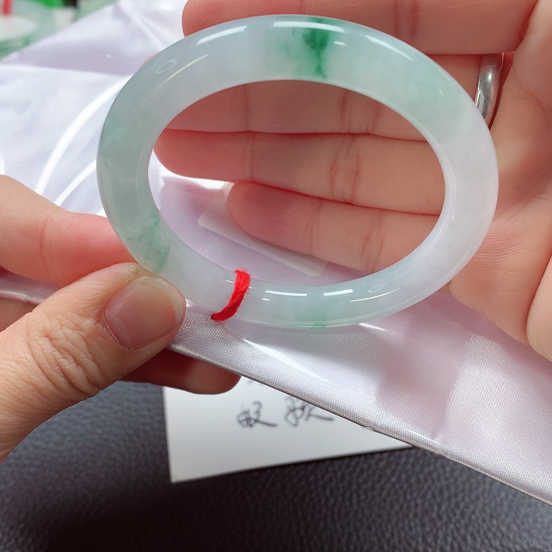 翡翠手镯（圆镯）未镶嵌