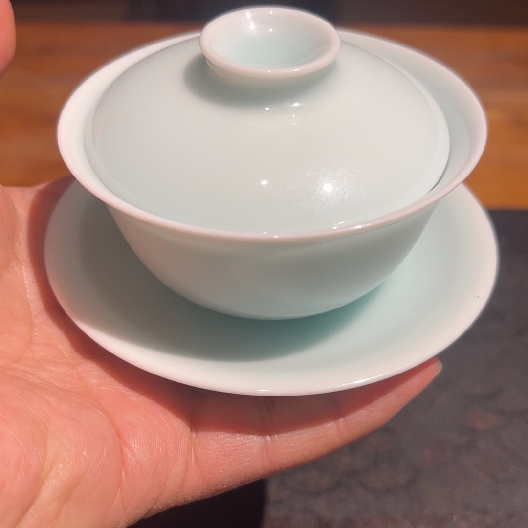 如***此影青玉壁元宝盖碗 