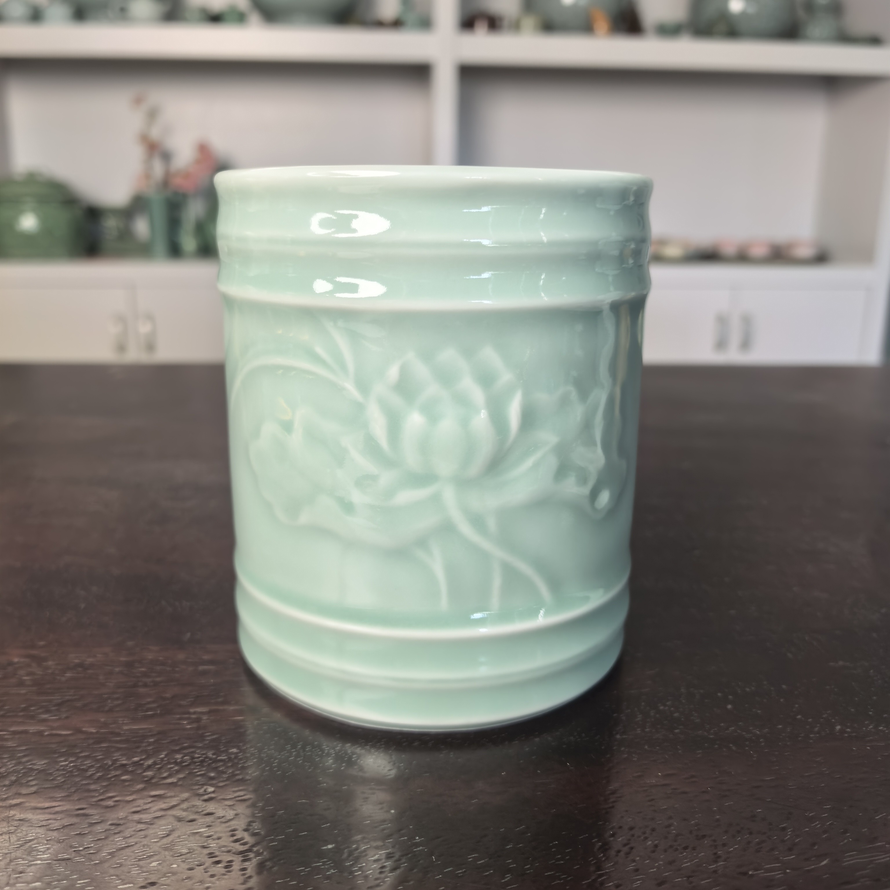荷花笔筒 天青色龙泉云间青瓷有落款高11cm口径10cm