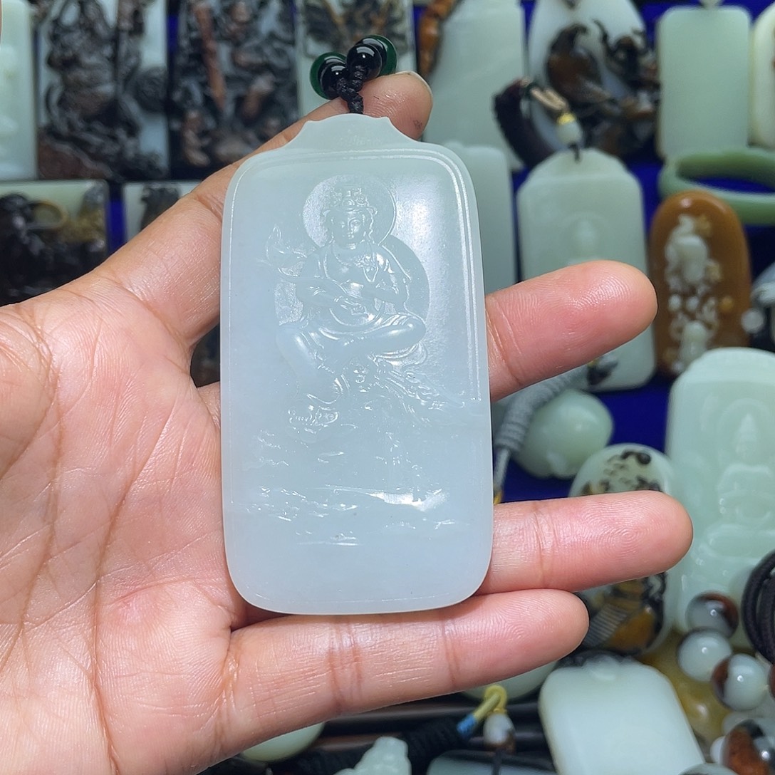 迷***7和田玉未镶嵌颈饰