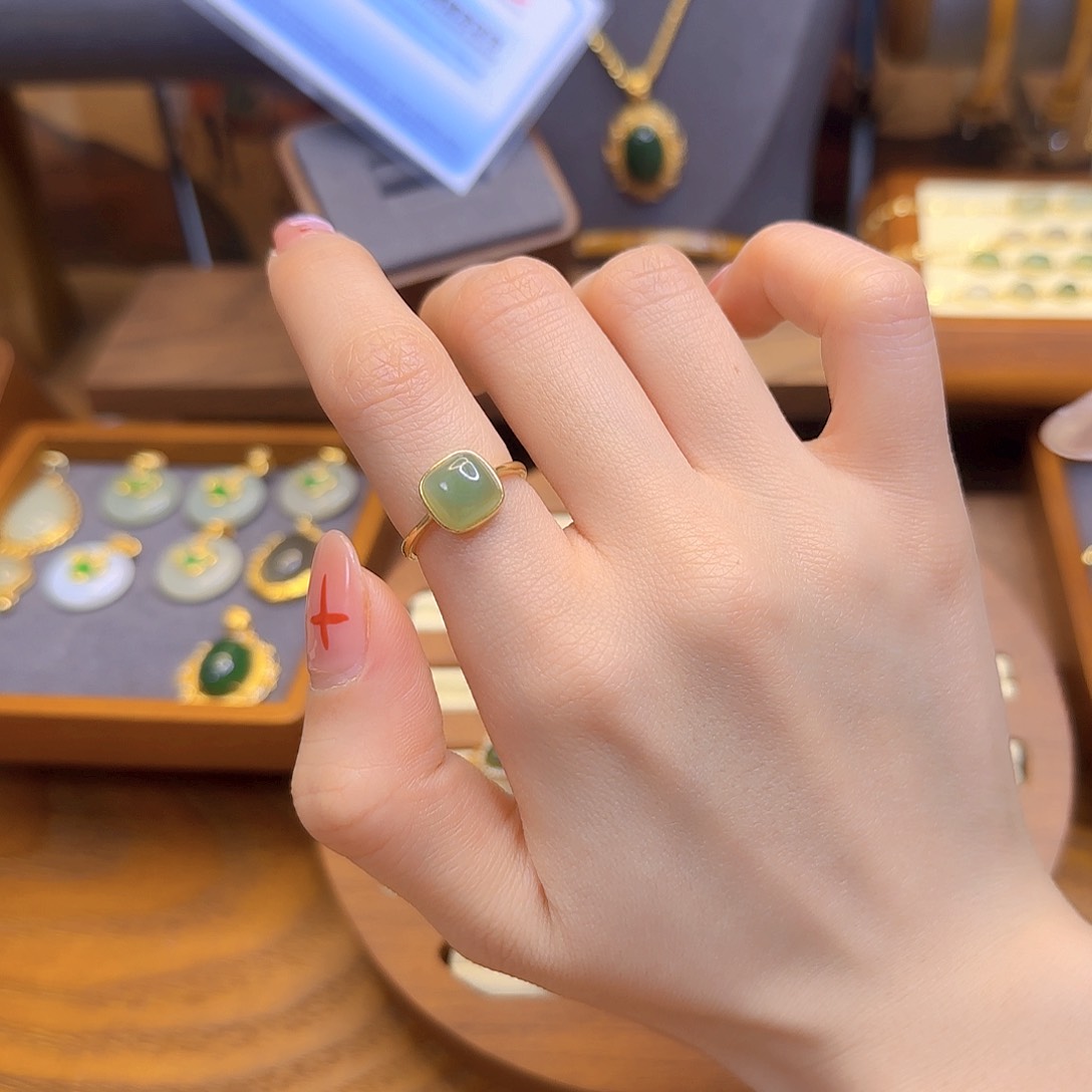 和田玉戒指银S925镀金镶嵌