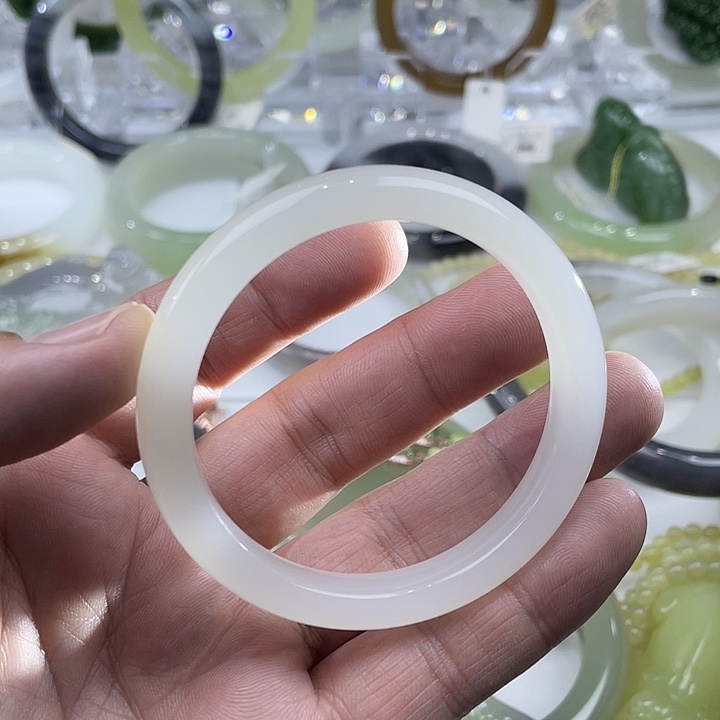 和田玉手镯未镶嵌53